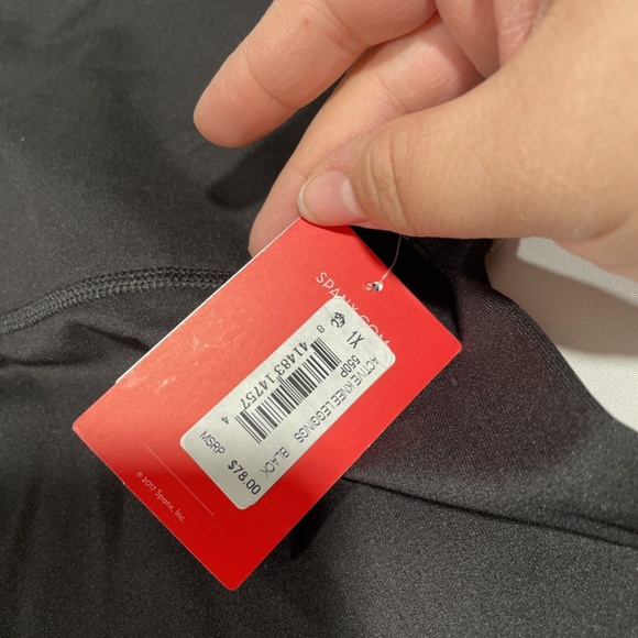NWT‎ $78 Spanx [ PLUS 1X ] Active Knee-Length Leggings in BLACK - Picture 2 of 13